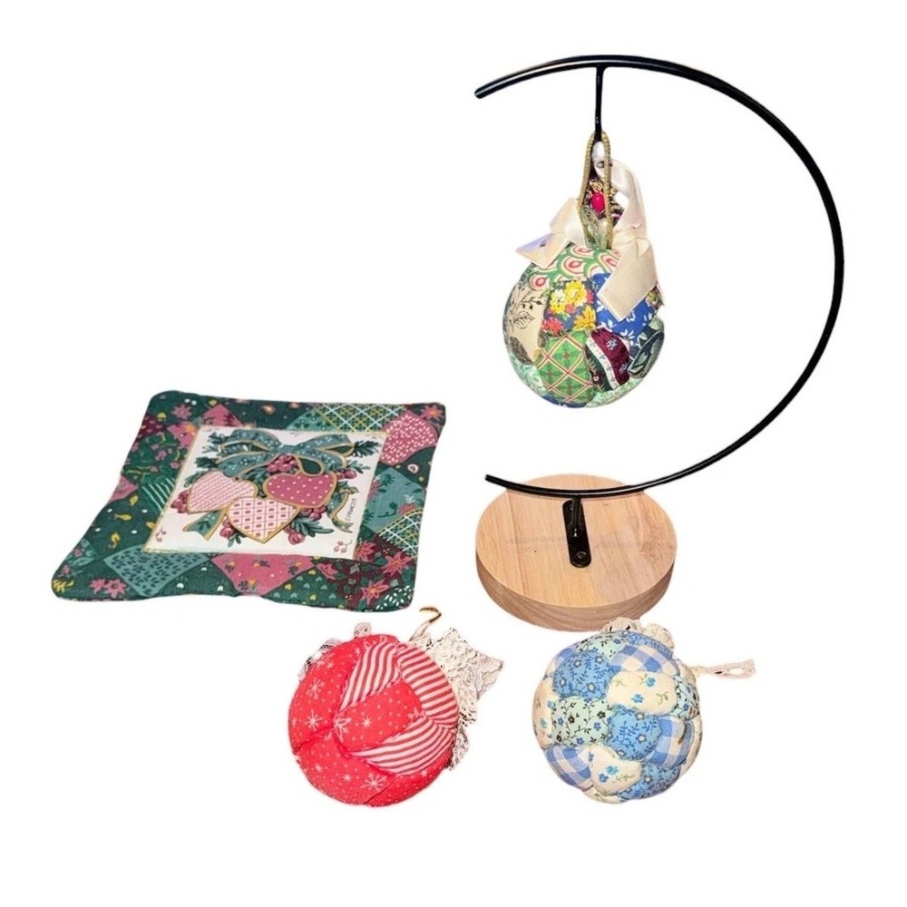 Vintage Handmade Patchwork Fabric Ornaments Lot of 3 Quilted Pot Holder Holiday